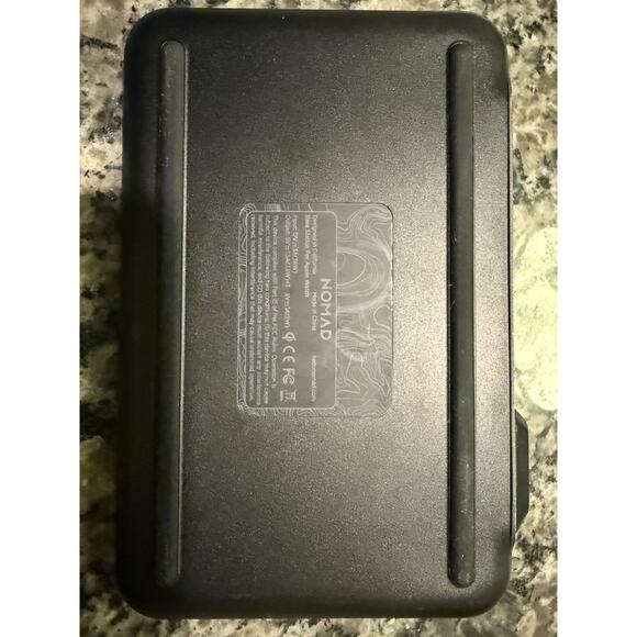 Nomad Qi Wireless Charging Pad for Phones and Apple Watch - Picture 7 of 12